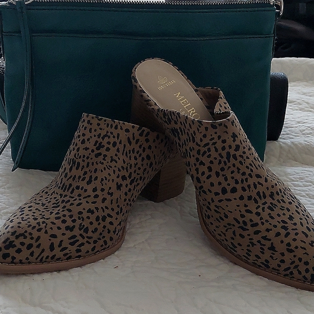 Slip on. Block heel. Cheetha print. Vegan.